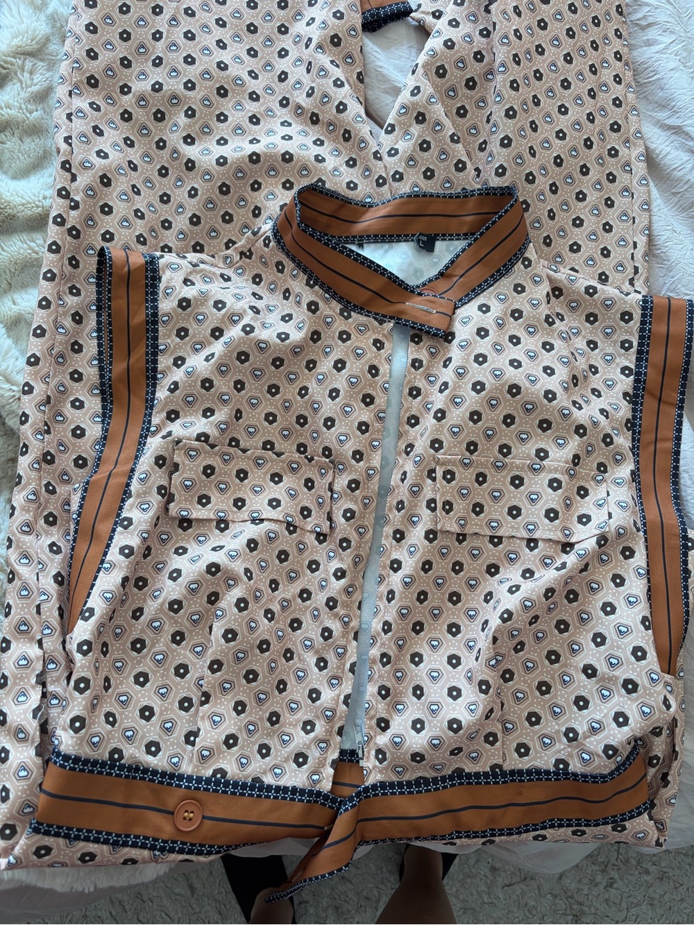 Ladies silky jumpsuit. Perfect condition. Size large. - Picture 4 of 11